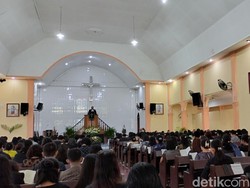 Suasana Khidmat Ibadah Jumat Agung di Gereja HKBP Tegal Rejo Medan