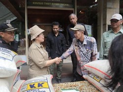 Jelang Lebaran, Taman Safari Bogor Bagi Beras ke Masjid-Musala di Cisarua