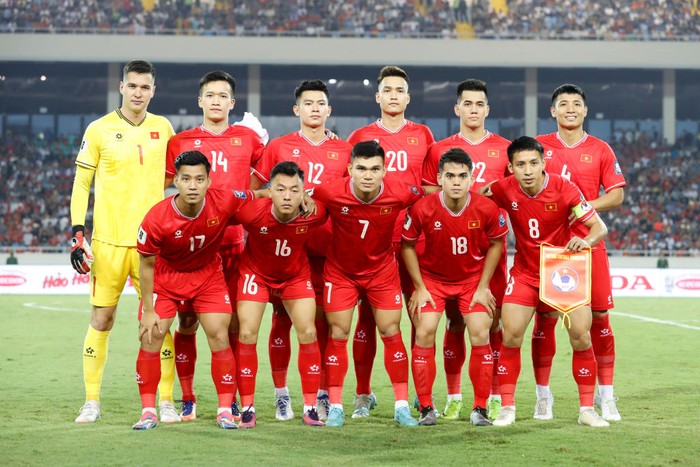 HANOI, VIETNAM - MARCH 26: Vietnam players line up for the team photos prior to the FIFA World Cup Asian second qualifier Group F match between Vietnam and Indonesia at My Dinh National Stadium on March 26, 2024 in Hanoi, Vietnam. (Photo by Minh Hoang/Getty Images)