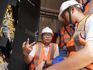 Tingkatkan Kualitas Layanan-Jaringan Backbone di Sulawesi Tingkatkan Kualitas Layanan-Jaringan Backbone di Sulawesi