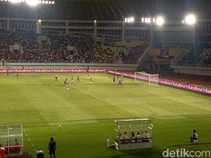Liga 1: Persis Solo Unggul 2-0 Atas Rans FC di Babak Pertama Liga 1: Persis Solo Unggul 2-0 Atas Rans FC di Babak Pertama