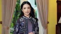 7 Potret Mikhayla Bakrie Jadi Model Baju Ramadan, Ikuti Jejak Nia Ramadhani