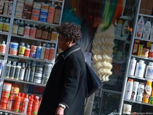 Parlemen Prancis Dukung RUU Pelarangan Diskriminasi Rambut