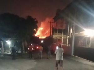 Hingga Pukul 21.55, Ledakan Gudang Peluru di Bogor Masih Terdengar Hingga Pukul 21.55, Ledakan Gudang Peluru di Bogor Masih Terdengar