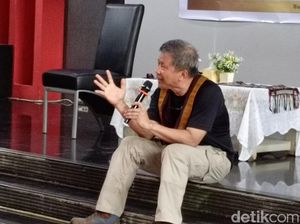 Kala Rocky Gerung Ingin Jadi Jaksa Agung dan Ramalkan Jokowi-Prabowo Retak Kala Rocky Gerung Ingin Jadi Jaksa Agung dan Ramalkan Jokowi-Prabowo Retak