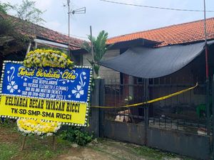Ketua RT Ungkap Awal Mula Jenazah Ibu-Anak Ditemukan Membusuk di Jaksel Ketua RT Ungkap Awal Mula Jenazah Ibu-Anak Ditemukan Membusuk di Jaksel