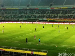 Liga 1: Persebaya Ingin Bonek Penuhi GBT Saat Lawan Dewa United Liga 1: Persebaya Ingin Bonek Penuhi GBT Saat Lawan Dewa United