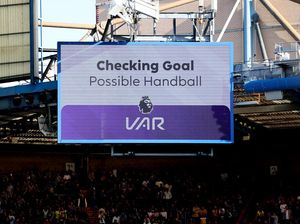 Dua Legenda MU Setuju VAR Dihapus dari Liga Inggris