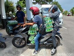 Minuman Kaleng Jadi Tradisi Masyarakat Batam saat Idul Fitri