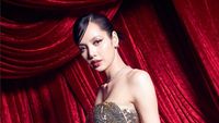 7 Gaya Seksi Glamor Lisa BLACKPINK Rayakan Ultah Ke-27