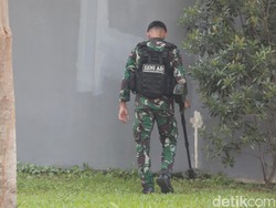 TNI Minta Warga Lapor Jika Lihat Selongsong Usai Gudang Amunisi Terbakar