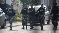 Momen Tim Jihandak Sisir Perumahan Radius 1 Km dari Gudang Amunisi