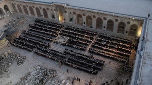 Suasana Berbuka Puasa di Masjid Umayyah Aleppo