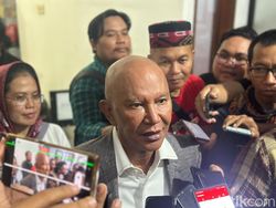 PDIP Prediksi Prabowo Reshuffle Kabinet 3 Bulan Lagi