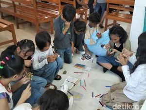 Meriahnya Paskah 2024 di GMIT Talitakumi, Anak-anak Berlomba Menghias Telur Meriahnya Paskah 2024 di GMIT Talitakumi, Anak-anak Berlomba Menghias Telur