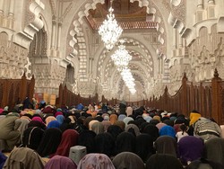 Niat Sholat Tarawih 11 dan 23 Rakaat, Ini Bacaan Arab-Latin serta Doanya