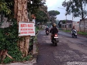 Hati-hati, Jalan Alternatif Bandung-Sumedang Gulita dan Berlubang Hati-hati, Jalan Alternatif Bandung-Sumedang Gulita dan Berlubang