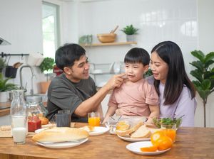 Kata Pakar, 3 Kalimat Ini Bisa Meningkatkan Kecerdasan Emosional Anak Kata Pakar, 3 Kalimat Ini Bisa Meningkatkan Kecerdasan Emosional Anak