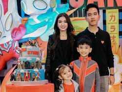 Jan Ethes Ultah ke-8, Gibran Rakabuming-Selvi Ananda Pakai Busana Serba Hitam