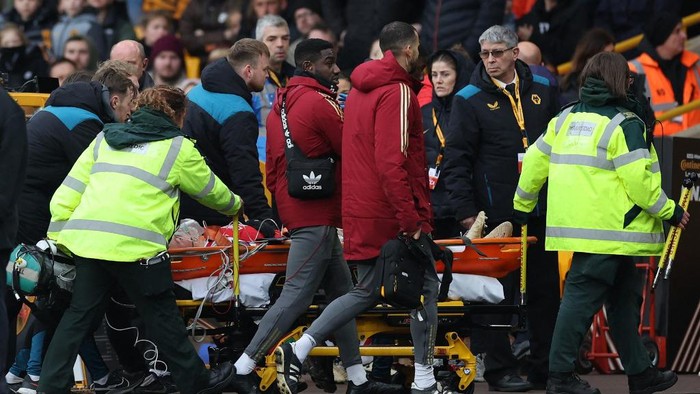 Arsenals Norwegian midfielder #12 Frida Maanum is taken from the pitch on a stretcher after being taken ill during the English Womens League Cup final football match between Arsenal and Chelsea at Molineux in Wolverhampton, central England on March 31, 2024. (Photo by Adrian DENNIS / AFP)