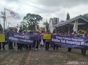3 Bulan Tak Gajian, Perangkat Desa di Bandongan Magelang Geruduk Kecamatan 3 Bulan Tak Gajian, Perangkat Desa di Bandongan Magelang Geruduk Kecamatan