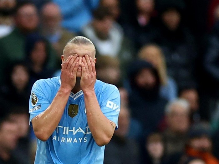 Soccer Football - Premier League - Manchester City v Arsenal - Etihad Stadium, Manchester, Britain - March 31, 2024 Manchester City's Erling Braut Haaland reacts REUTERS/Carl Recine NO USE WITH UNAUTHORIZED AUDIO, VIDEO, DATA, FIXTURE LISTS, CLUB/LEAGUE LOGOS OR 'LIVE' SERVICES. ONLINE IN-MATCH USE LIMITED TO 45 IMAGES, NO VIDEO EMULATION. NO USE IN BETTING, GAMES OR SINGLE CLUB/LEAGUE/PLAYER PUBLICATIONS.