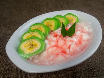 Manis Legit! 20 Es Pisang Ijo Rp 10.000-an Buat Buka Puasa
