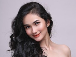 Faby Marcelia Tak Bisa Berhenti Syuting Meski Diprotes Anak