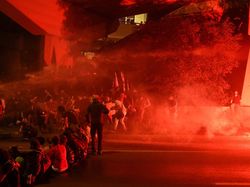 Israel Memanas, Warga Blokade Jalan-Tuntut Pemilu Segera Digelar!