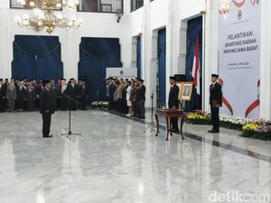 Herman Suryatman Dilantik Jadi Sekda Jabar Herman Suryatman Dilantik Jadi Sekda Jabar