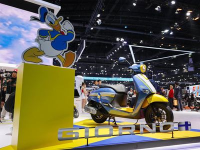 Lihat Lebih Dekat Wujud Honda Giorno+ Berbalut Warna dan Livery Donal Bebek