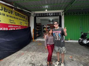 Viral! Pedagang Martabak Dapat Hadiah Motor-Toko dari Bule AS Isaiah Garza Viral! Pedagang Martabak Dapat Hadiah Motor-Toko dari Bule AS Isaiah Garza
