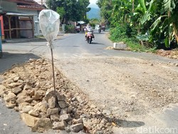 Jalur Alternatif Klaten-Gunungkidul Rusak Parah, Waspada Bodi Mobil Nggasrut!