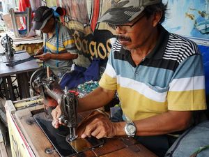 Jasa Permak Laris Jelang Lebaran