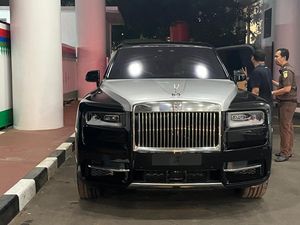 Mobil Mewah Rolls Royce Hadiah Ultah Sandra Dewi Disita Kejagung