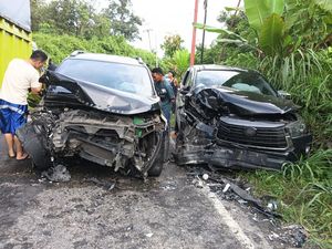 Rombongan Istri Pj Walkot Padangsidimpuan Tabrak Mobil Polisi, Ini Kronologinya Rombongan Istri Pj Walkot Padangsidimpuan Tabrak Mobil Polisi, Ini Kronologinya