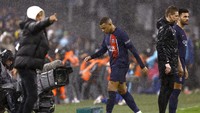 Ada yang menduga Mbappe memaki pelatih Luis Enrique. Foto: REUTERS/Stephane Mahe