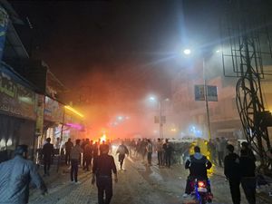 Detik-detik Mencekam Ledakan Terjadi di Jalanan Suriah