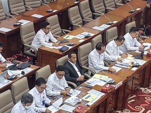 Heboh Dugaan Upeti Tambang, Bahlil Jelaskan Ini ke DPR