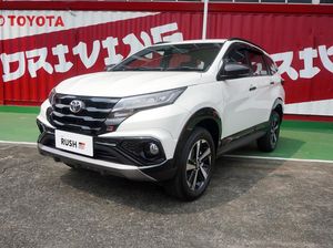 Toyota Rush Cuma Disegerin Tipis-tipis, Kenapa Masih Laku?