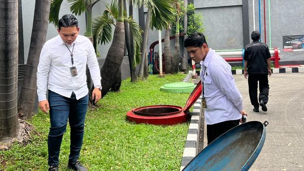 Polres Jaksel mengecek ketersediaan BBM di 2 SPBU Fatmawati, Kebayoran Baru.