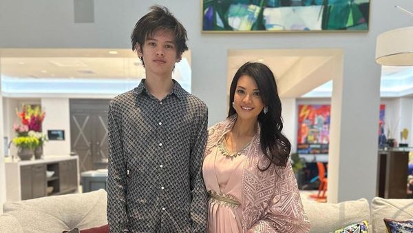7 Potret Armand, Putra Farah Quinn yang Jarang Tersorot, Kini Sudah 17 Tahun