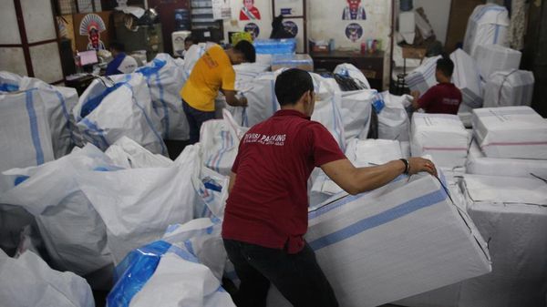 Potret Sibuknya Pengiriman Barang Jelang Lebaran