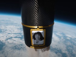 Abu Kremasi Wanita dan Kucing Peliharaan Disebar ke Luar Angkasa