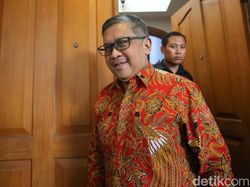 Hasto Cerita Megawati Tawari Rosan TKN Kopi atau Teh, Ada Puan di Pertemuan