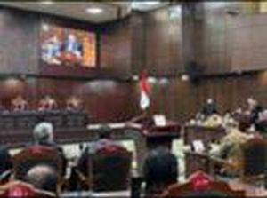 Ahli Kubu Anies Sebut Jokowi Beri Bansos Sepihak Tanpa Persetujuan DPR Ahli Kubu Anies Sebut Jokowi Beri Bansos Sepihak Tanpa Persetujuan DPR