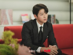 Kejutan! Song Joong Ki Cameo di Queen of Tears, Ajang Reuni dengan Kim Ji Won