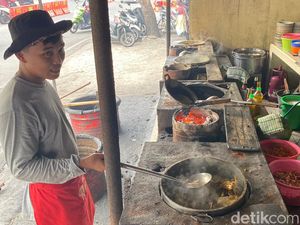Sambut Lebaran, Sate Kambing Pak Manto Solo Menstok Hampir 1 Ton Daging Sambut Lebaran, Sate Kambing Pak Manto Solo Menstok Hampir 1 Ton Daging