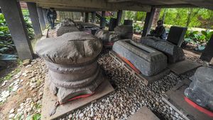 Belasan Benda Purbakala Candi Muara Jambi Terlantar