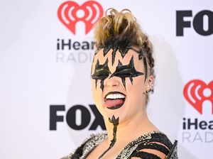 Punya Senyum Baru, Jojo Siwa Pasang Veneer Gigi Rp 810 Juta Punya Senyum Baru, Jojo Siwa Pasang Veneer Gigi Rp 810 Juta